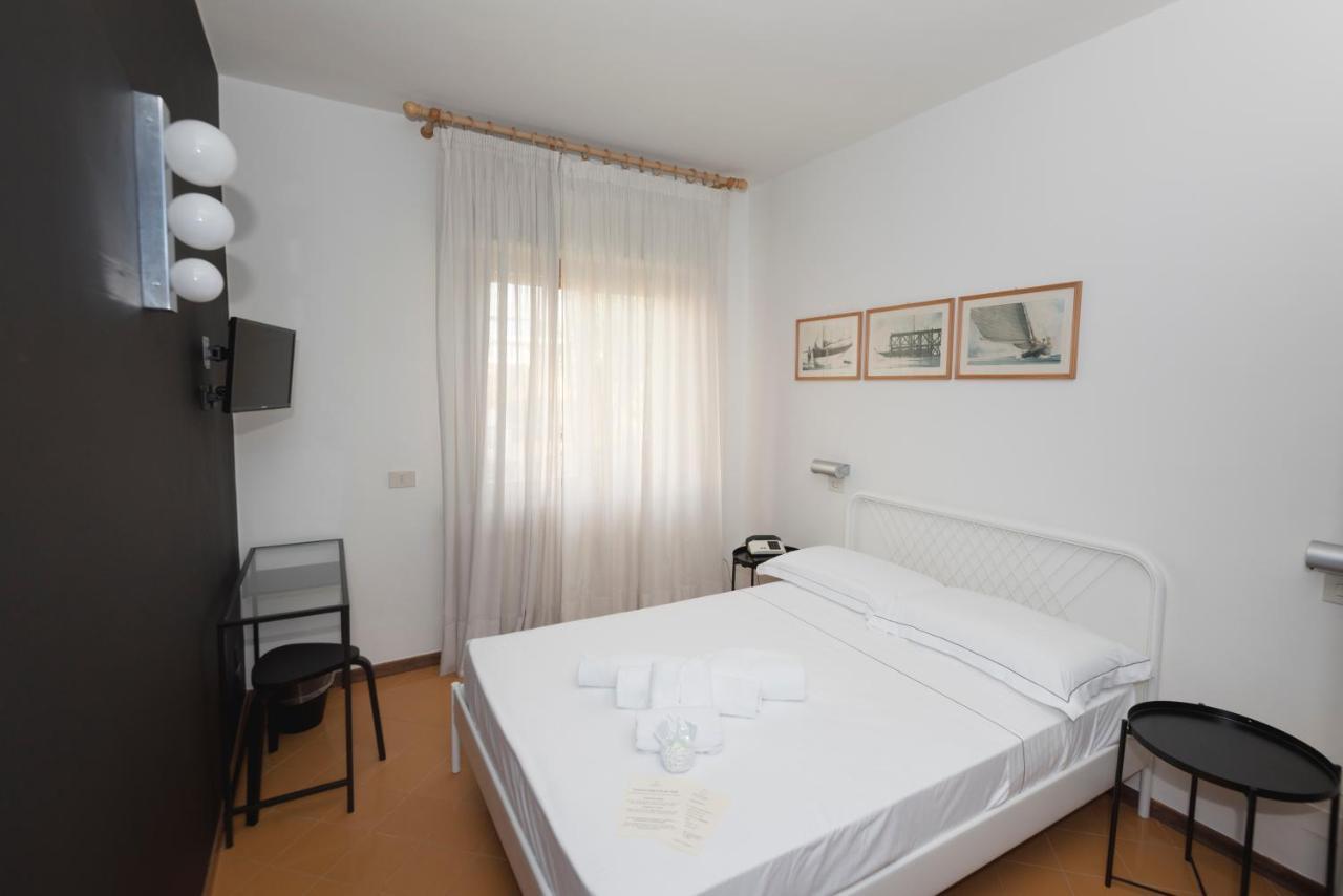 Mami Sabaudia Hotel Экстерьер фото