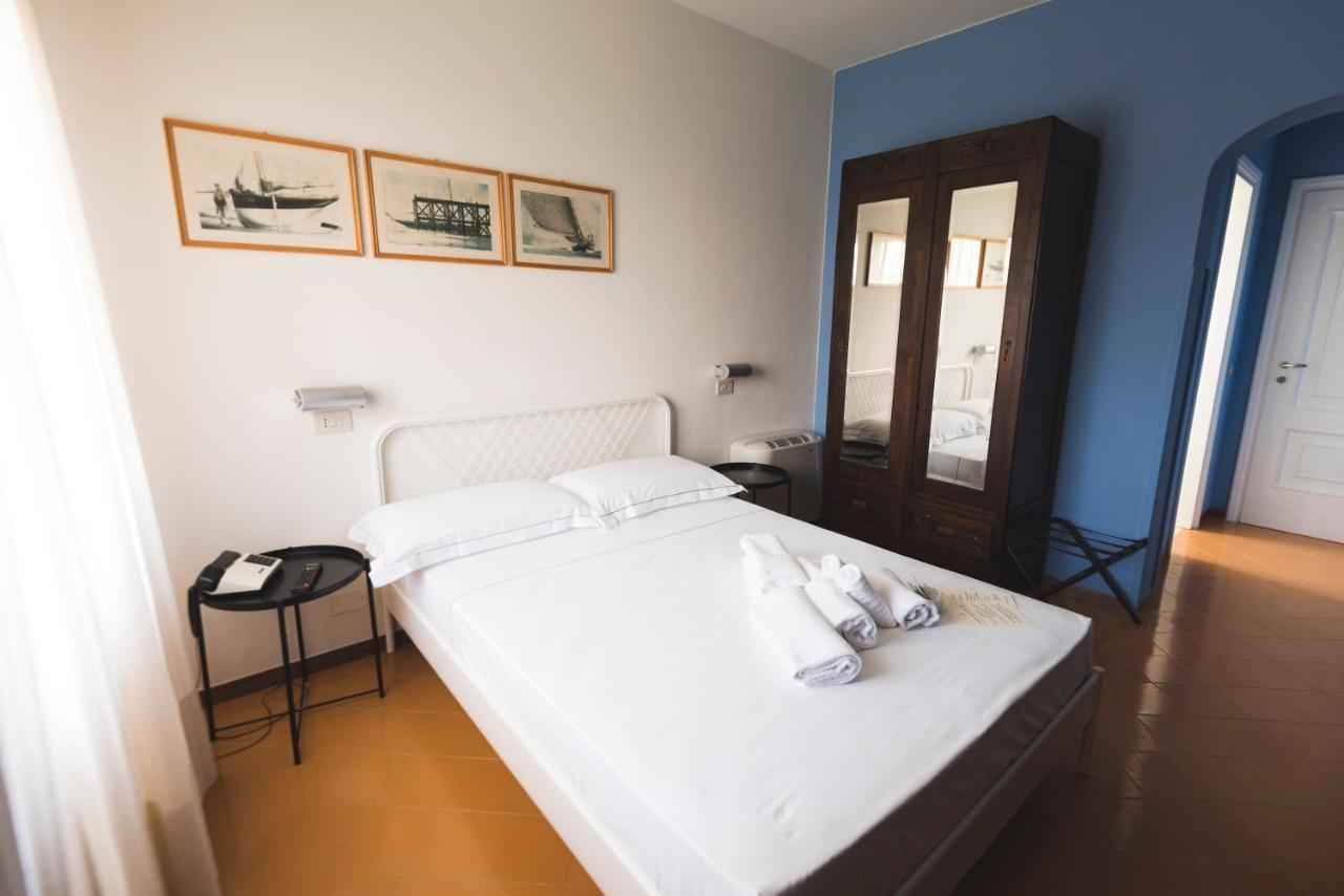 Mami Sabaudia Hotel Экстерьер фото