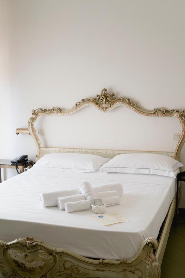 Mami Sabaudia Hotel Экстерьер фото