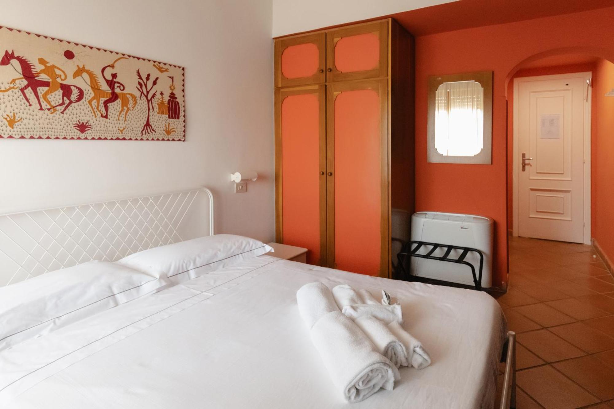 Mami Sabaudia Hotel Экстерьер фото
